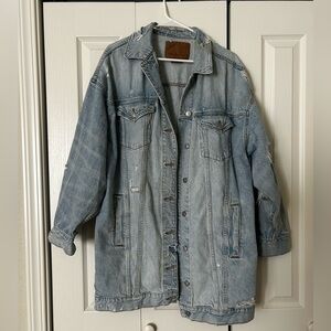 American Eagle Oversized Boyfriend
Denim Jacket